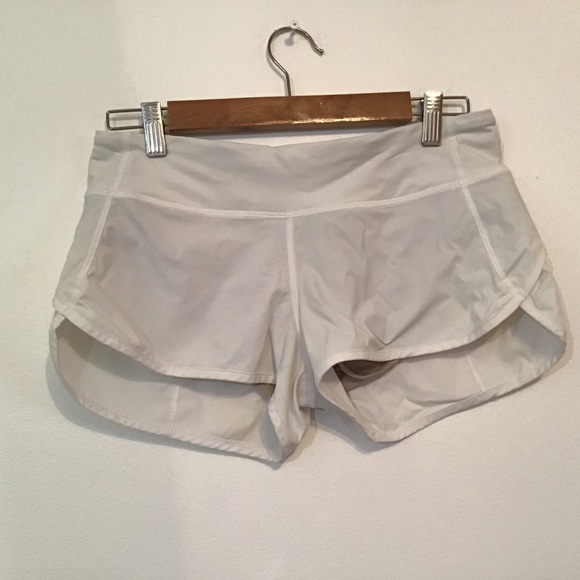 NWOT Lululemon White Speed Up Short - Picture 3 of 4